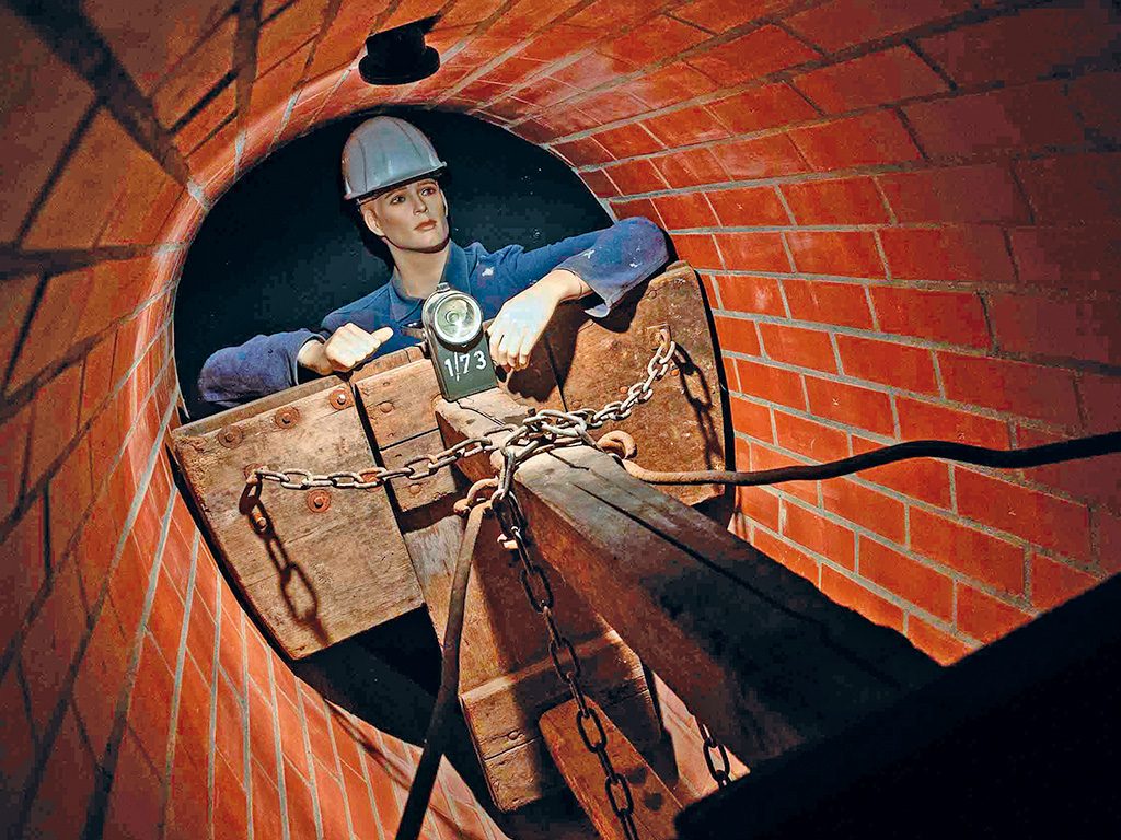 Bekommen Sie mit unseren Führungen im Alten Pumpwerk unter Tage das richtige Kanal-Feeling.